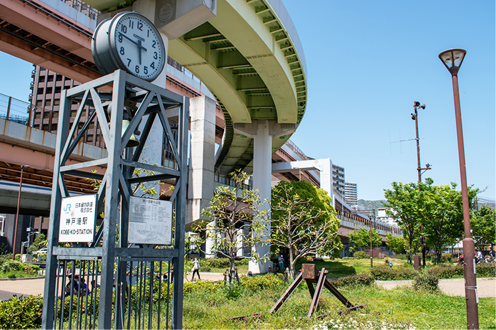 <font color='blue' size='2'>貨物鉄道の神戸港駅跡</font>